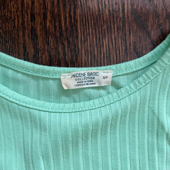 Green ardene tank - Picture 3 of 3